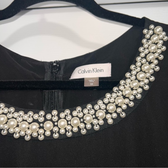 Sleeveless Calvin Klein Shirt w Pearl Detailing - Picture 2 of 7